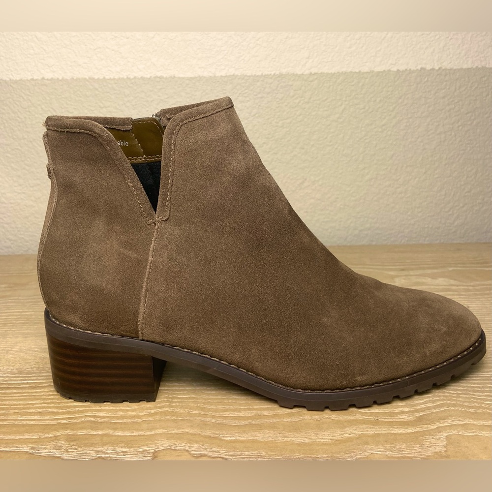Blondo’ Sawyer Waterproof Ankle Boots Brown Leather Inside Zipper Almond Toe